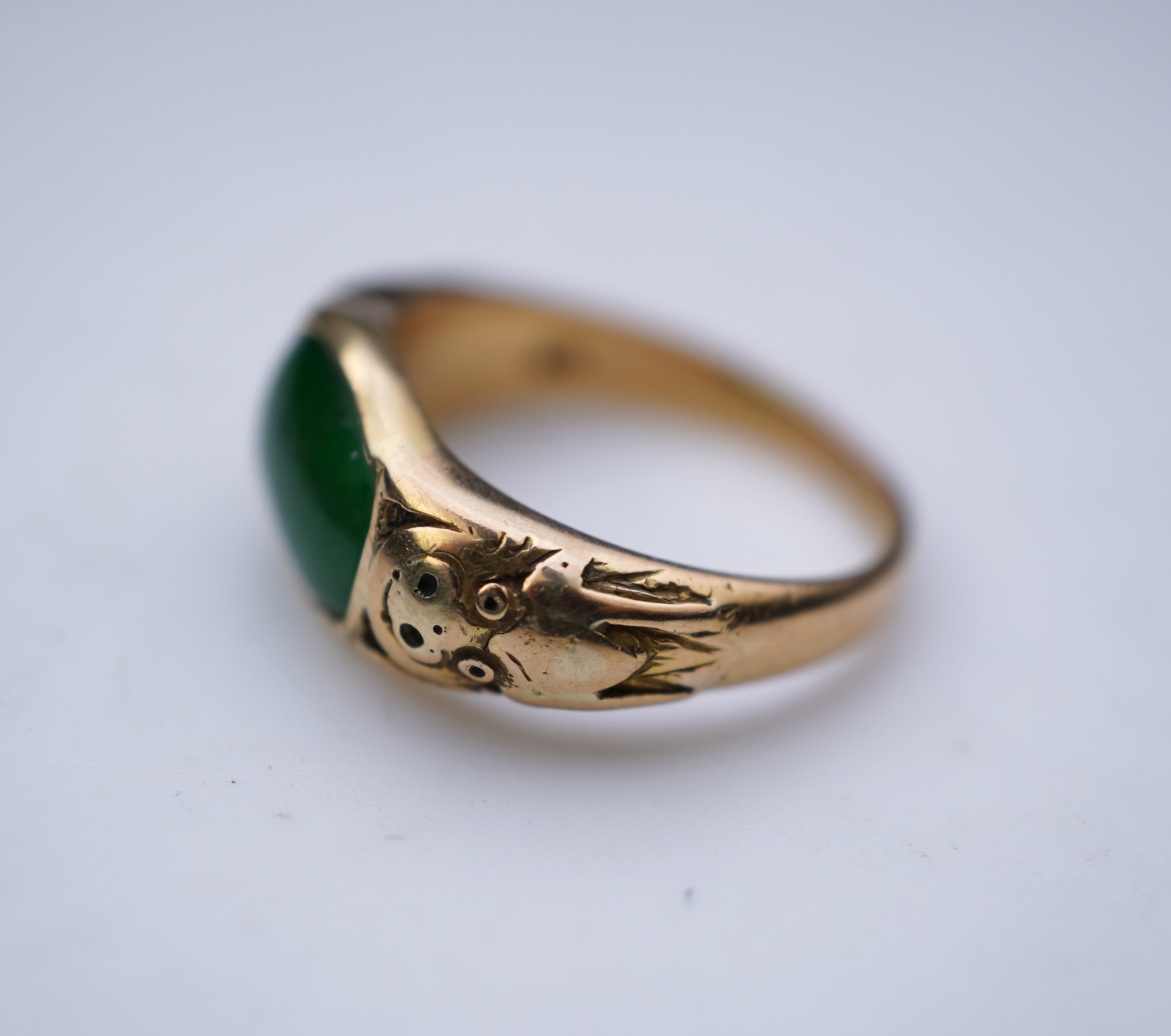 A fine jadeite ring, early 20th century